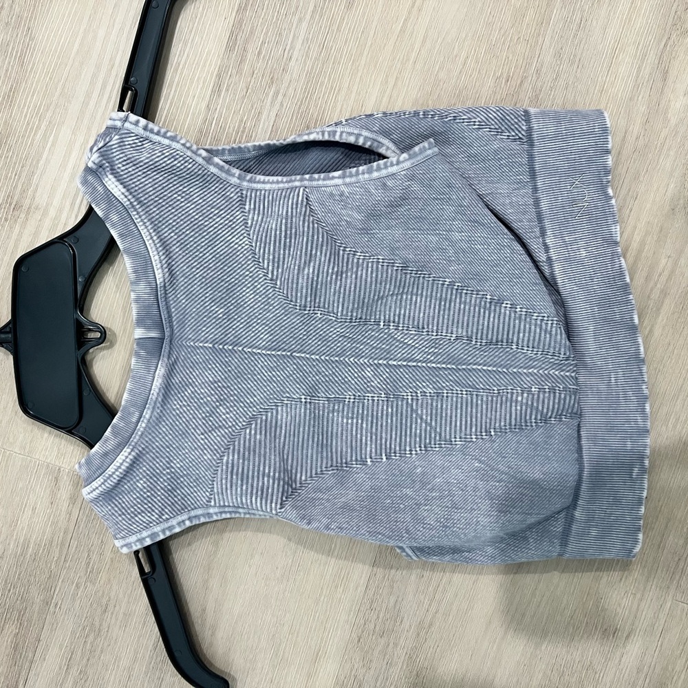NUX Gray Crop Top